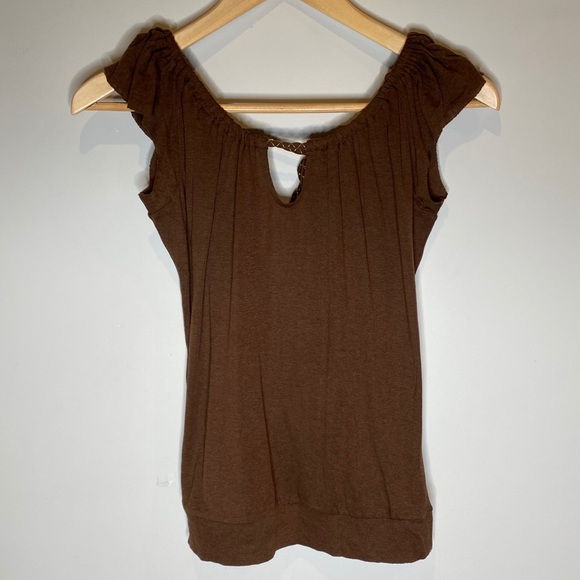 HOST PICK ⭐️2/$35⭐️  Y2K Brown Off the Shoulder Open Back Top - Picture 4 of 7
